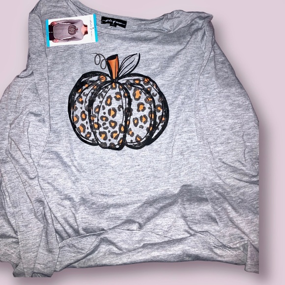 NWT! Long sleeve Pumpkin Graphic Tee - Picture 3 of 3